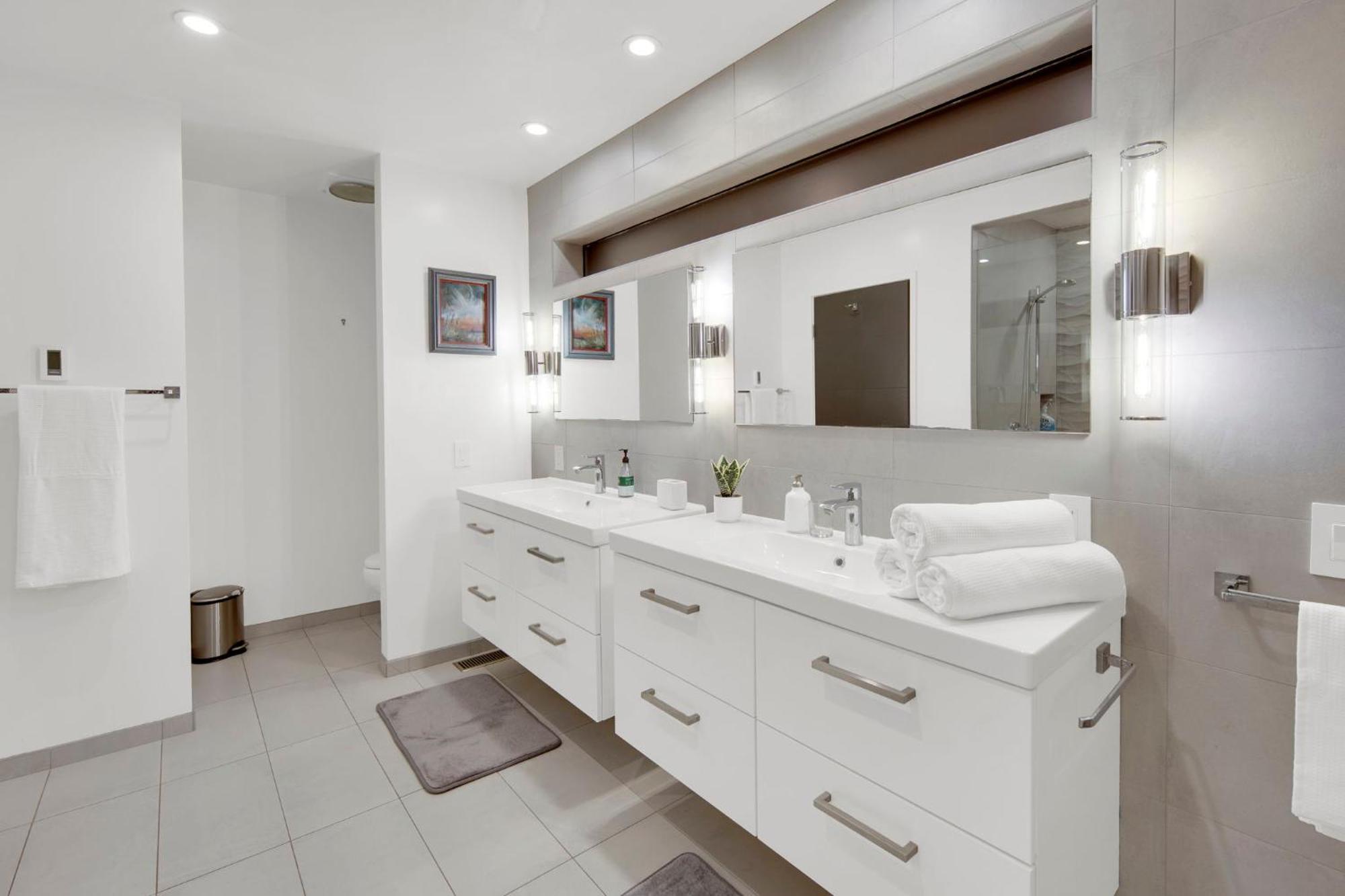 New! Luxury 5br, W/arcade, Sauna, Views, Fire Pit! San Diego