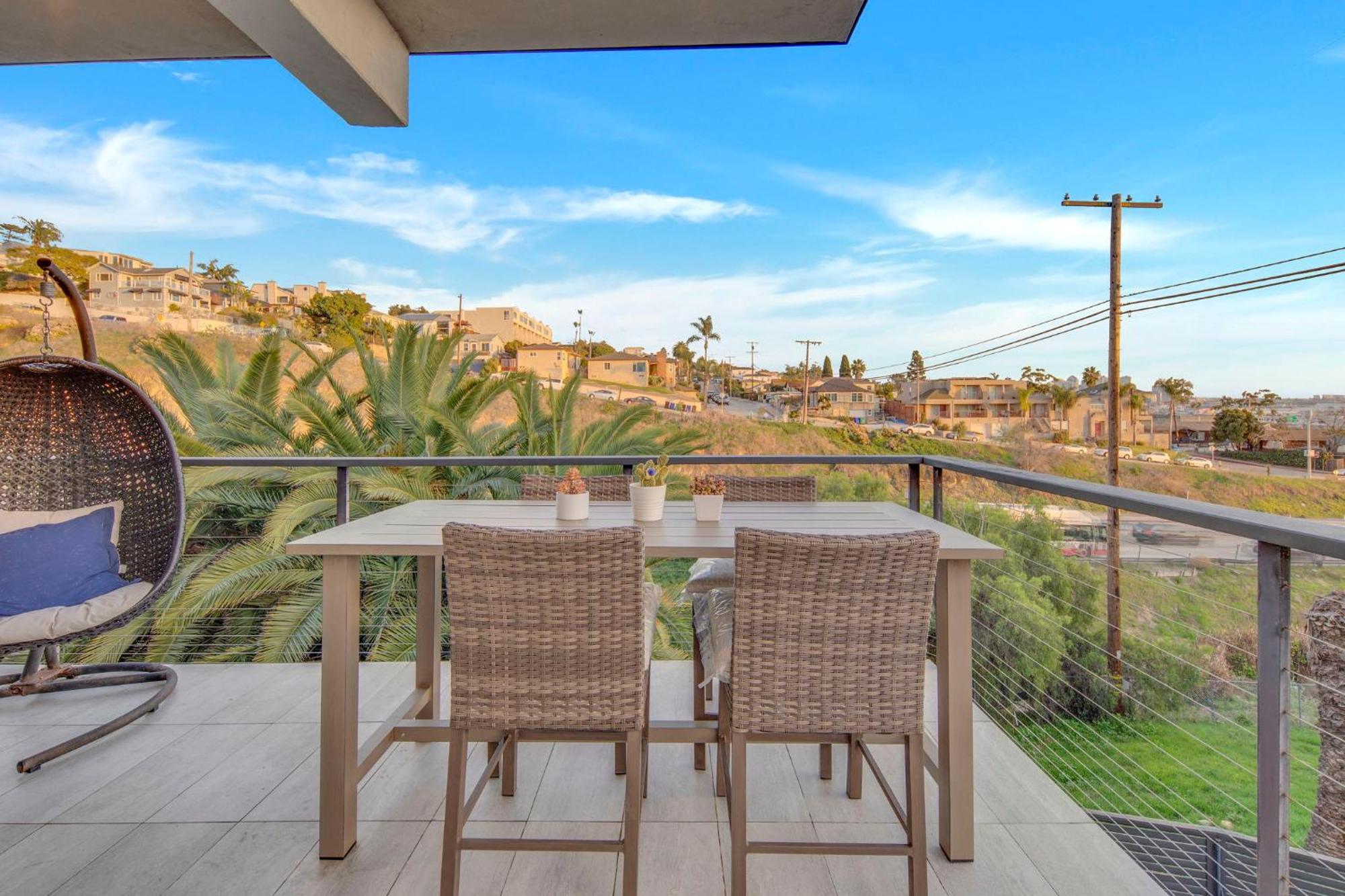 New! Luxury 5br, W/arcade, Sauna, Views, Fire Pit! Holiday home San Diego