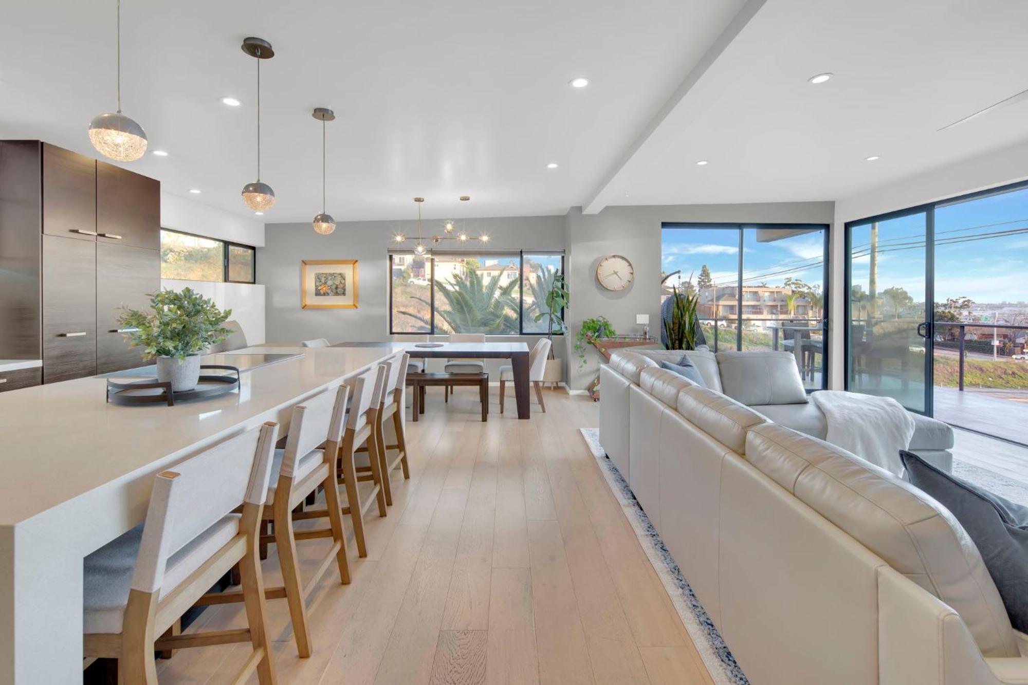 New! Luxury 5br, W/arcade, Sauna, Views, Fire Pit! * San Diego